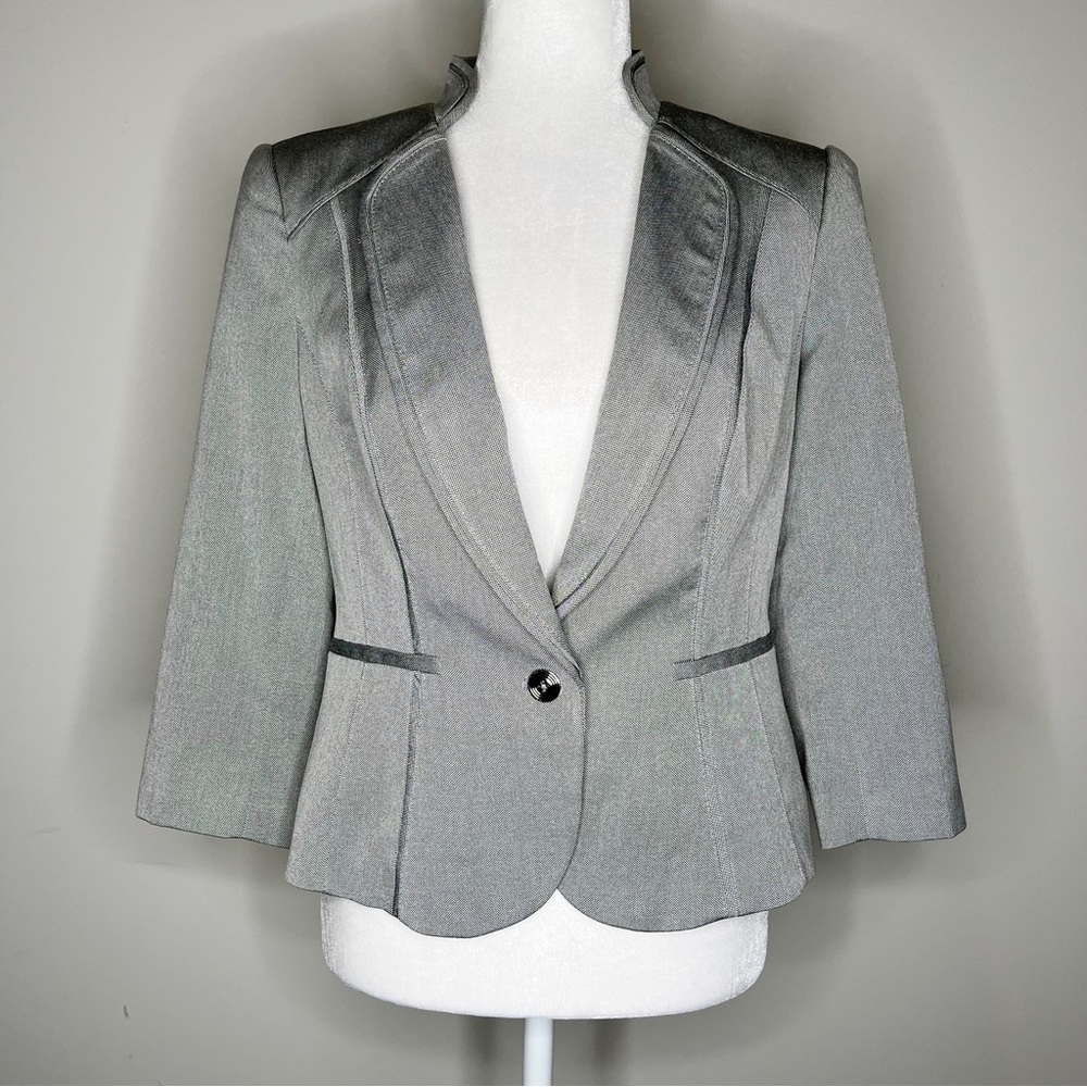 White House Black Market Mini Houndstooth Blazer Jacket in Size 10